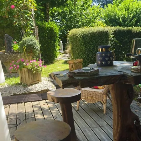 Domaine Du Lagon Bleu Pansiyon *